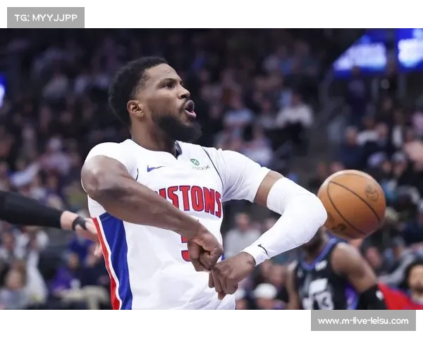 WNBA常规赛焦点对决 王牌主场迎战自由人东西部领头羊之争引热议 WNBA常规赛焦点对决 王牌主场迎战自由人东西部领头羊之争引热议