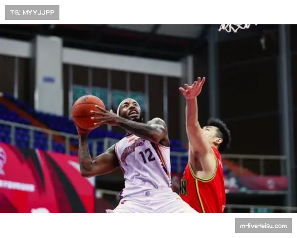 上海队上演14连胜逆袭 外援引进成球队战绩转折点